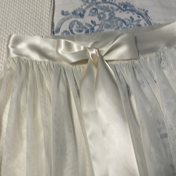 IVORY- Detachable Wedding Train with Satin Bow 50” Long, 33” waist - Picture 5 of 5